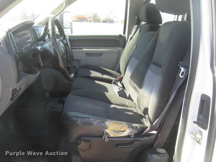 image for item DC2307 2013 GMC Sierra 2500HD Ext. Cab pickup truck