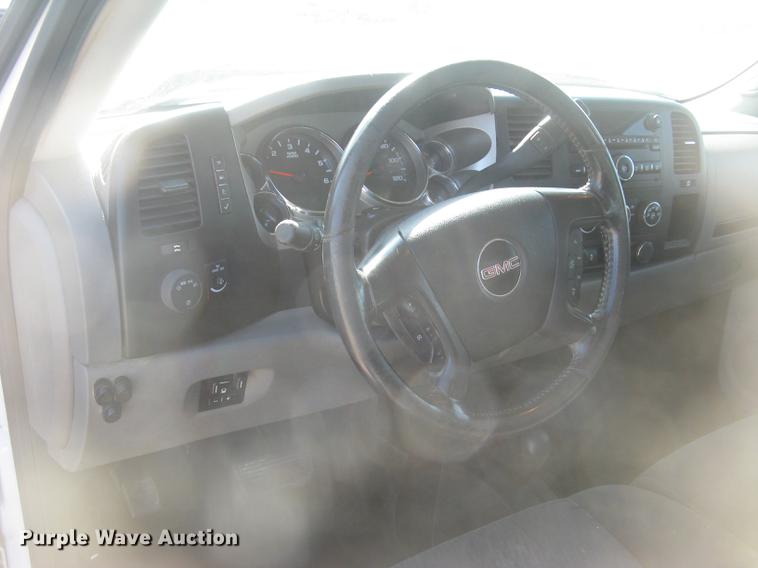 image for item DC2307 2013 GMC Sierra 2500HD Ext. Cab pickup truck