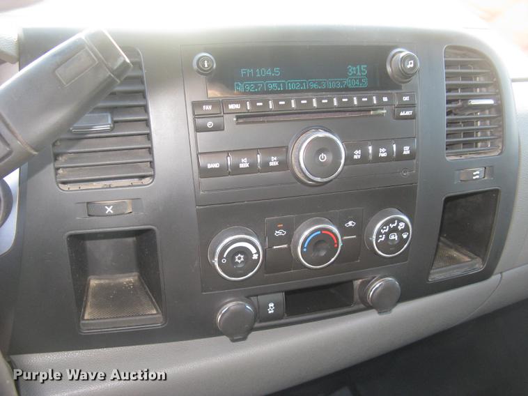 image for item DC2307 2013 GMC Sierra 2500HD Ext. Cab pickup truck