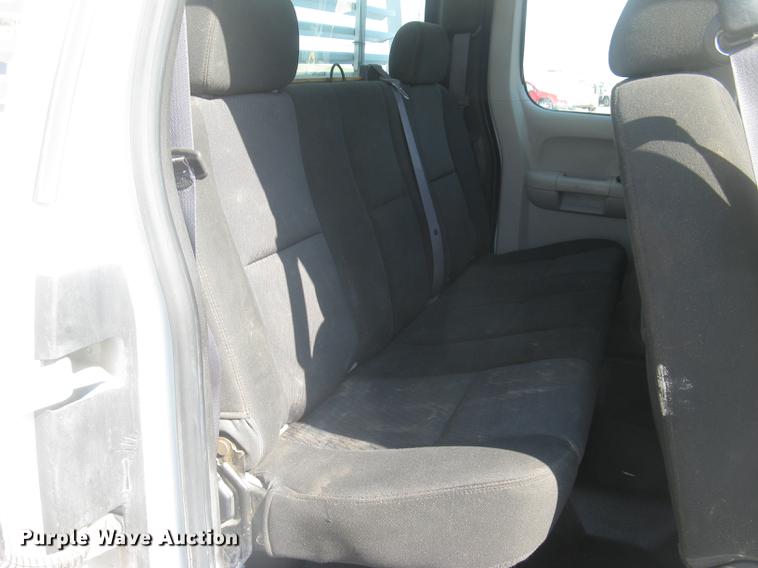 image for item DC2307 2013 GMC Sierra 2500HD Ext. Cab pickup truck