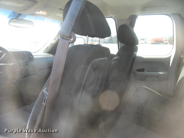 image for item DC2307 2013 GMC Sierra 2500HD Ext. Cab pickup truck