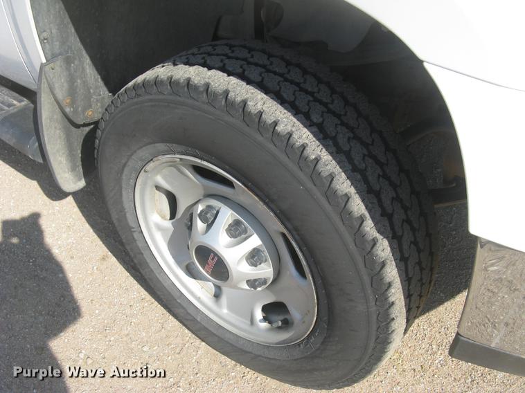 image for item DC2307 2013 GMC Sierra 2500HD Ext. Cab pickup truck