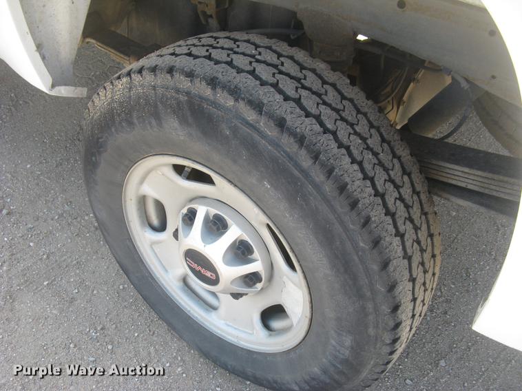 image for item DC2307 2013 GMC Sierra 2500HD Ext. Cab pickup truck