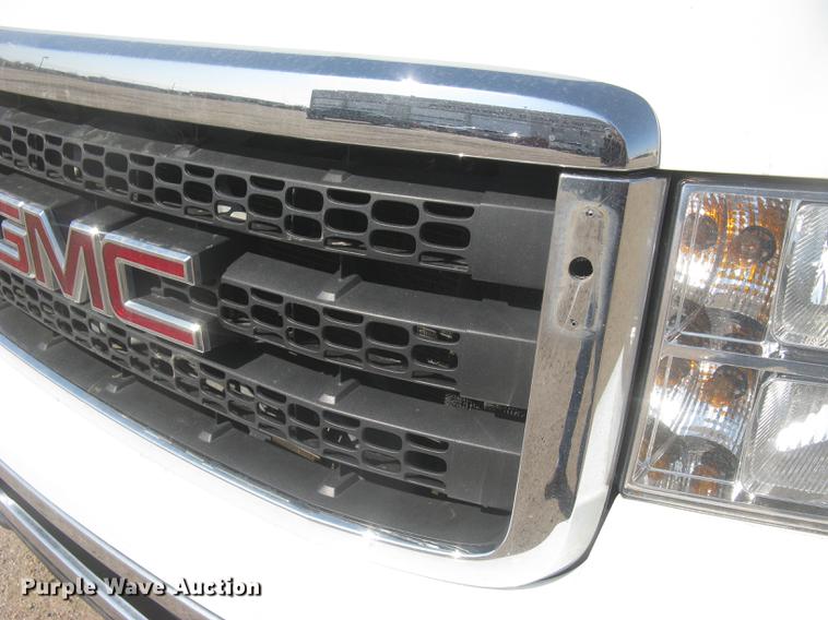 image for item DC2307 2013 GMC Sierra 2500HD Ext. Cab pickup truck