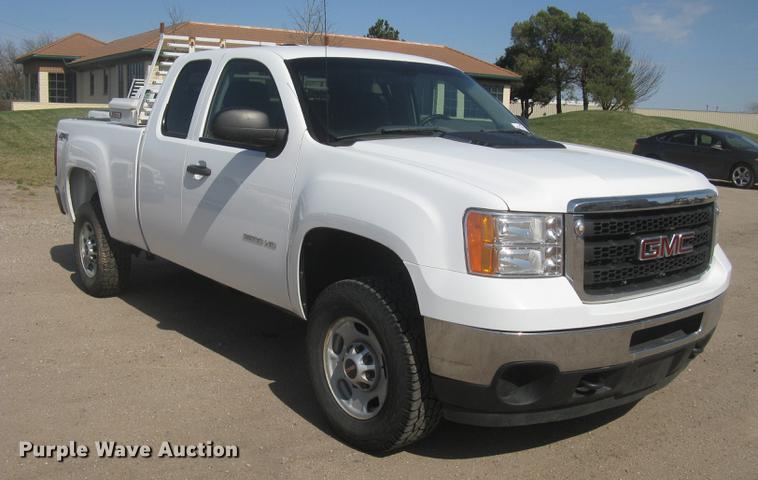 image for item DC2309 2011 GMC Sierra 2500HD Ext. Cab pickup truck