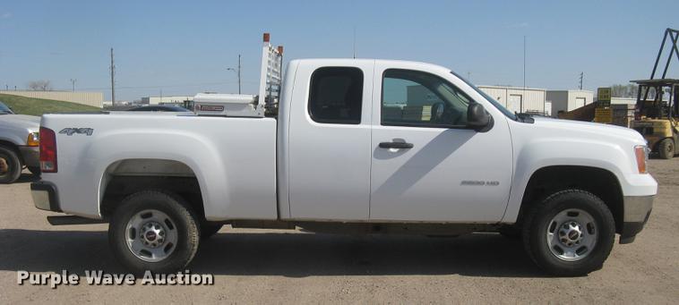 image for item DC2309 2011 GMC Sierra 2500HD Ext. Cab pickup truck