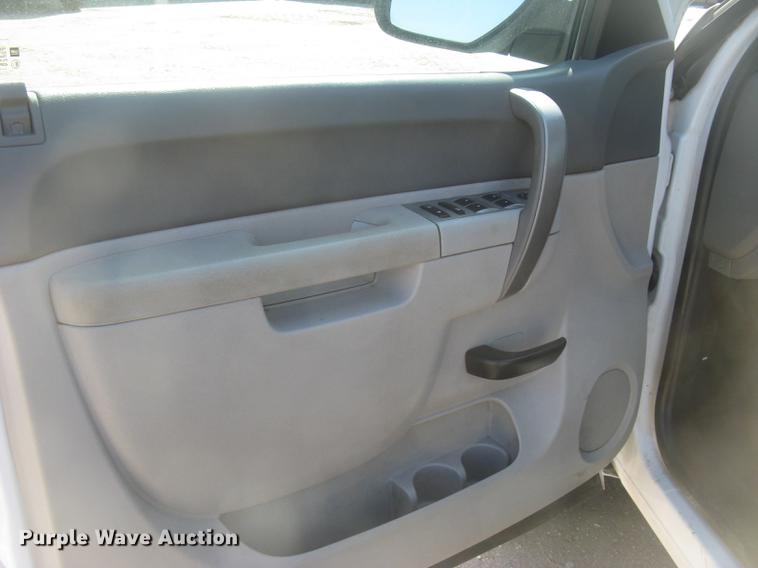 image for item DC2309 2011 GMC Sierra 2500HD Ext. Cab pickup truck