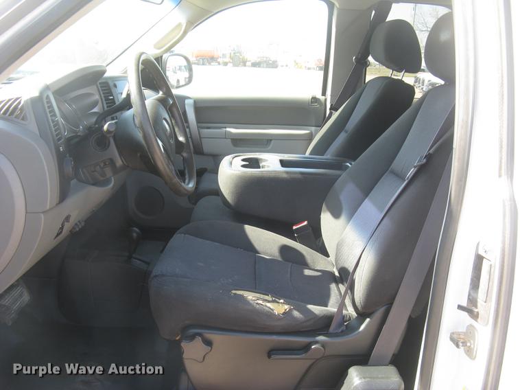 image for item DC2309 2011 GMC Sierra 2500HD Ext. Cab pickup truck