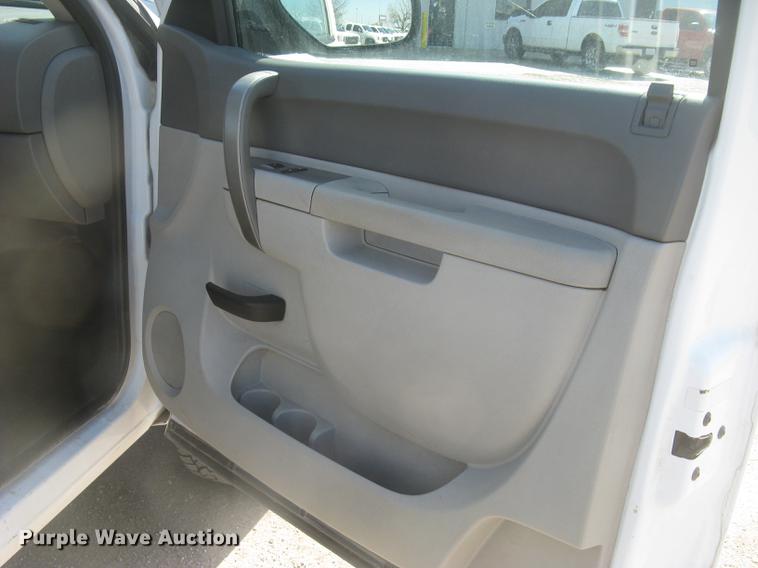 image for item DC2309 2011 GMC Sierra 2500HD Ext. Cab pickup truck