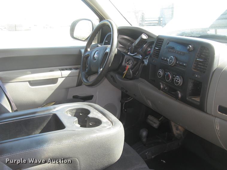 image for item DC2309 2011 GMC Sierra 2500HD Ext. Cab pickup truck