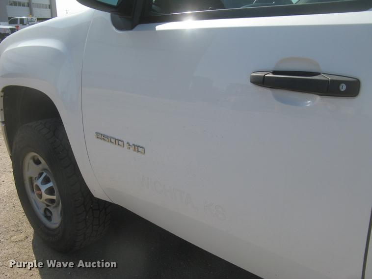 image for item DC2309 2011 GMC Sierra 2500HD Ext. Cab pickup truck