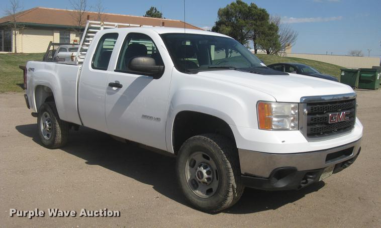 image for item DC2310 2011 GMC Sierra 2500HD Ext. Cab pickup truck