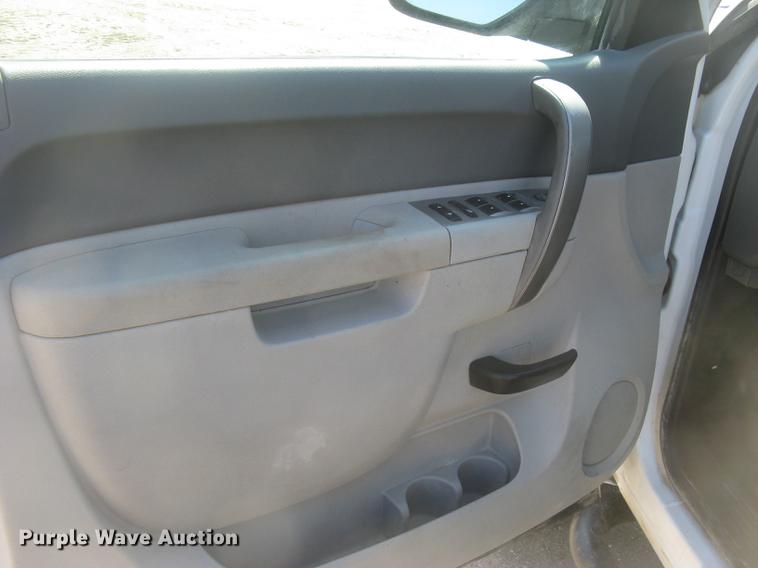 image for item DC2310 2011 GMC Sierra 2500HD Ext. Cab pickup truck