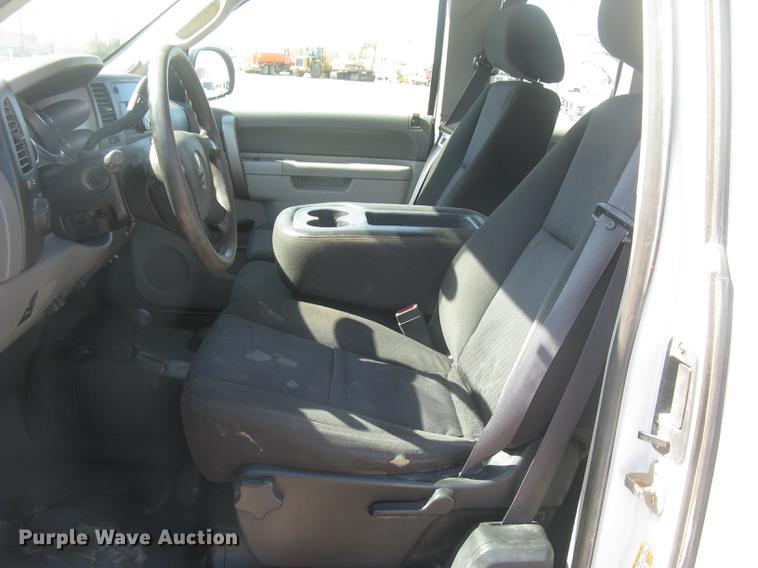 image for item DC2310 2011 GMC Sierra 2500HD Ext. Cab pickup truck