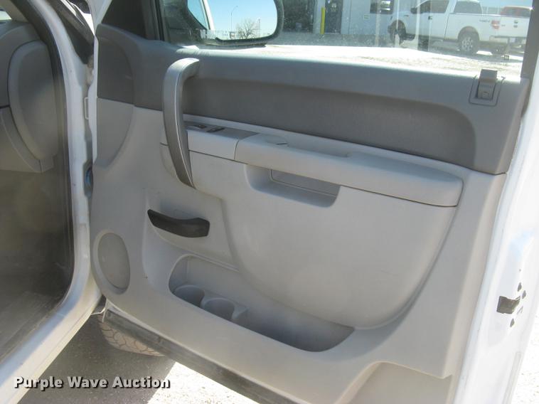 image for item DC2310 2011 GMC Sierra 2500HD Ext. Cab pickup truck