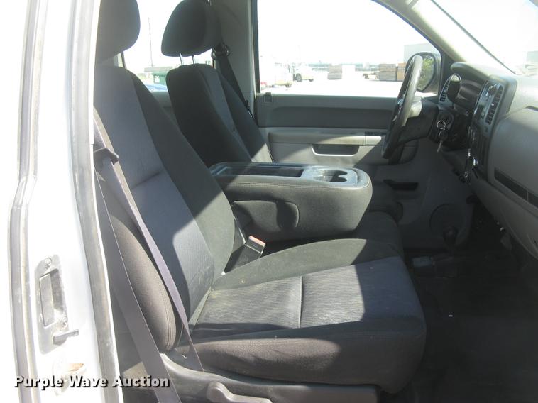 image for item DC2310 2011 GMC Sierra 2500HD Ext. Cab pickup truck