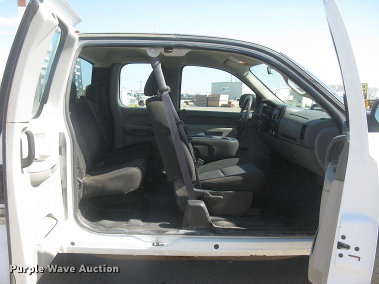 image for item DC2310 2011 GMC Sierra 2500HD Ext. Cab pickup truck