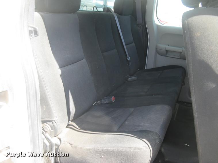 image for item DC2310 2011 GMC Sierra 2500HD Ext. Cab pickup truck