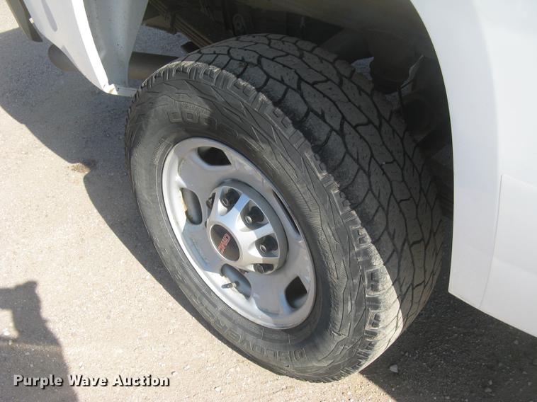 image for item DC2310 2011 GMC Sierra 2500HD Ext. Cab pickup truck