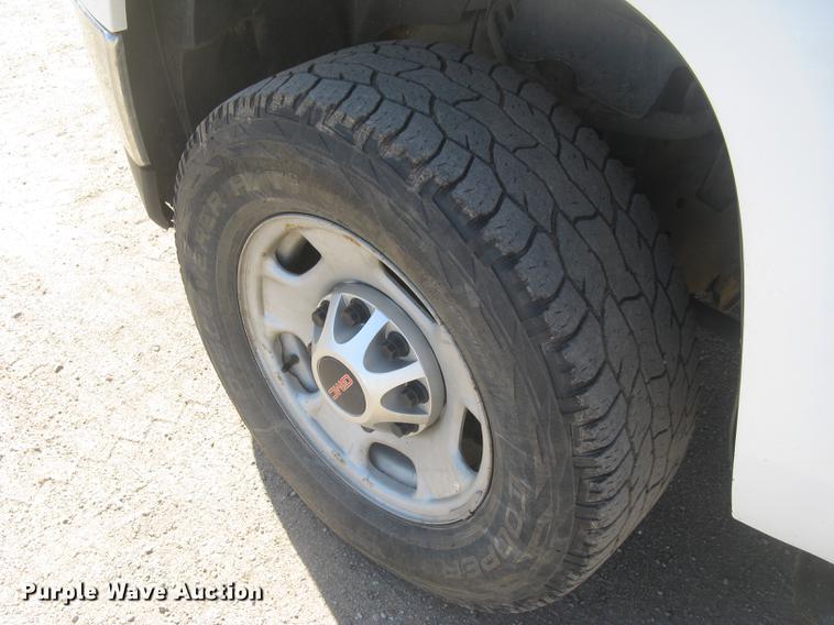 image for item DC2310 2011 GMC Sierra 2500HD Ext. Cab pickup truck