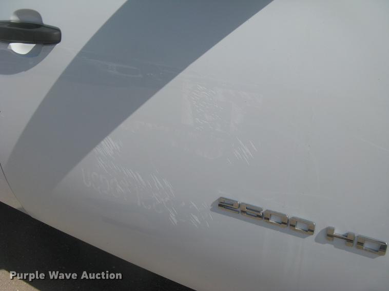 image for item DC2310 2011 GMC Sierra 2500HD Ext. Cab pickup truck