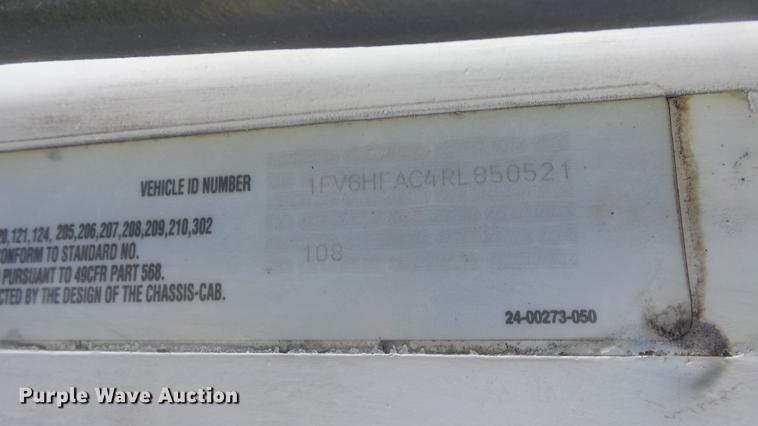 image for item DC3033 1994 Freightliner FL70 semi truck