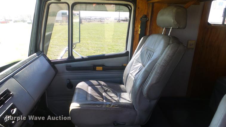 image for item DC3033 1994 Freightliner FL70 semi truck