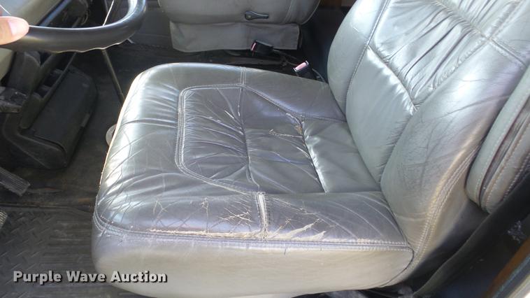 image for item DC3033 1994 Freightliner FL70 semi truck