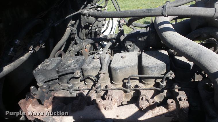 image for item DC3033 1994 Freightliner FL70 semi truck