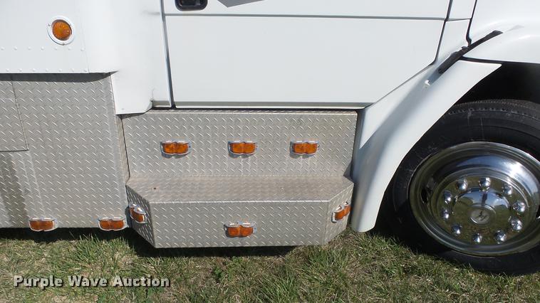 image for item DC3033 1994 Freightliner FL70 semi truck