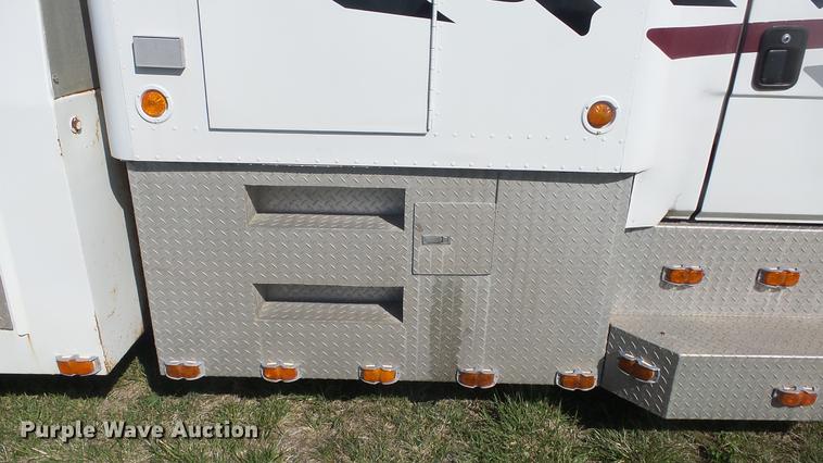 image for item DC3033 1994 Freightliner FL70 semi truck