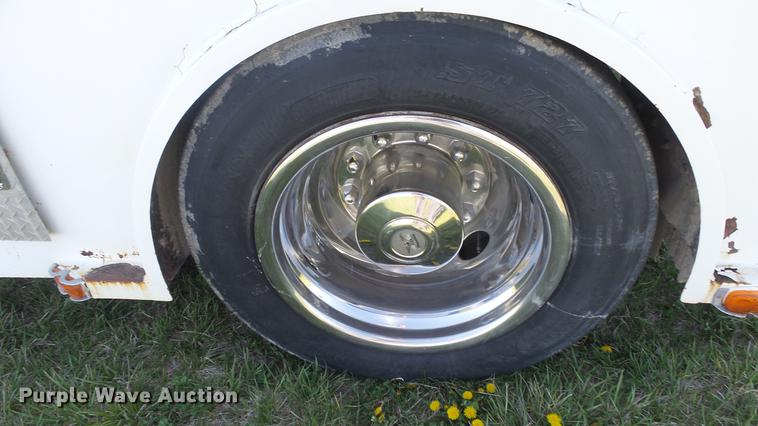 image for item DC3033 1994 Freightliner FL70 semi truck