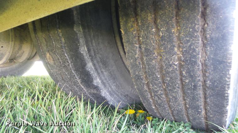 image for item DC3033 1994 Freightliner FL70 semi truck