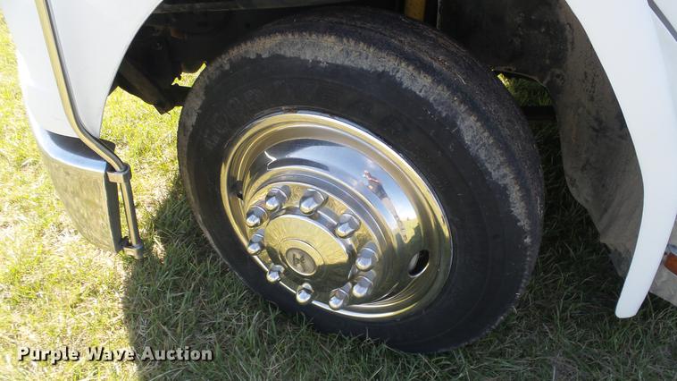 image for item DC3033 1994 Freightliner FL70 semi truck