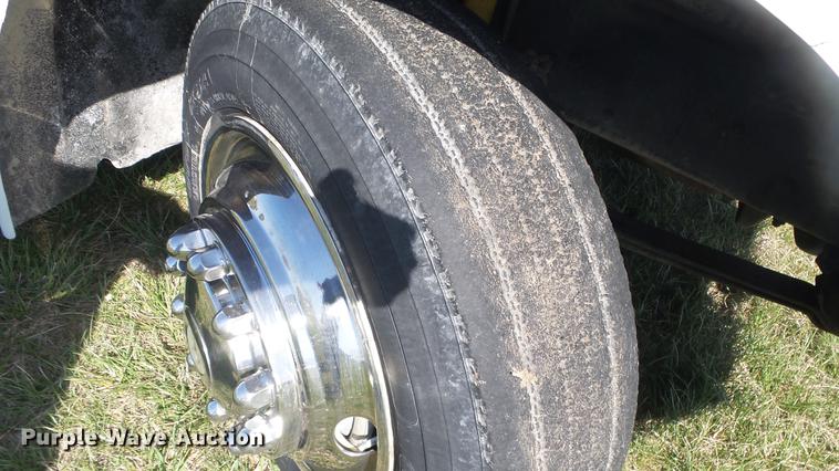 image for item DC3033 1994 Freightliner FL70 semi truck