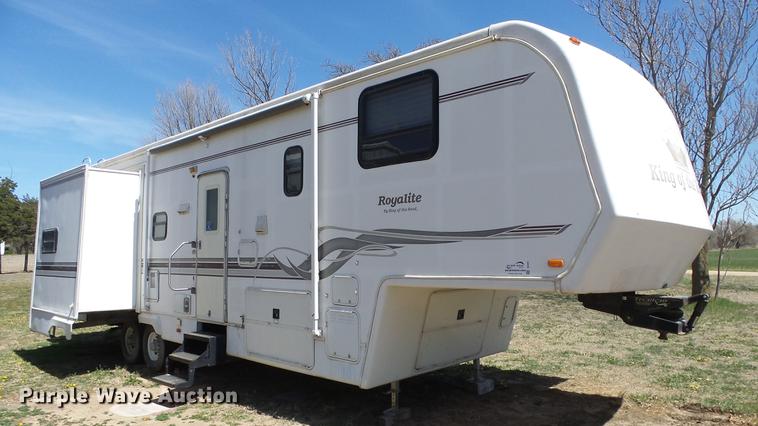 image for item DC3051 2000 Royalite R34BW camper