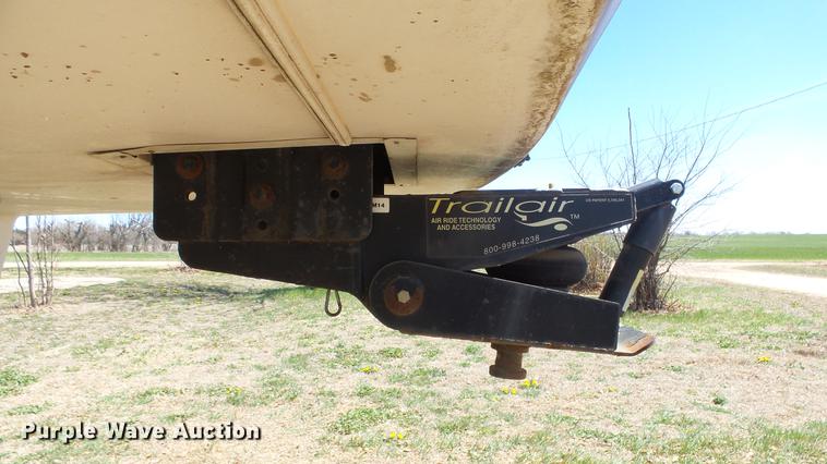 image for item DC3051 2000 Royalite R34BW camper