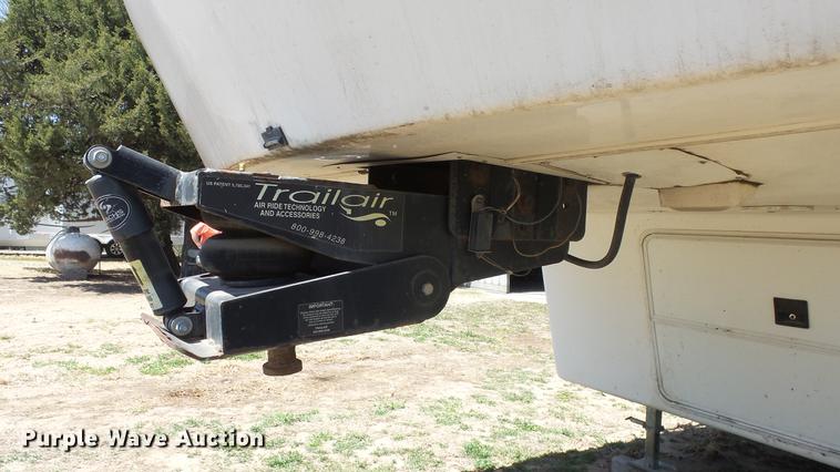 image for item DC3051 2000 Royalite R34BW camper