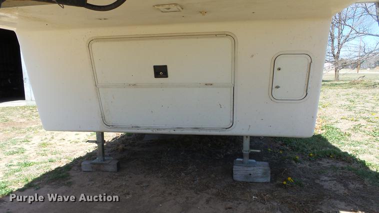 image for item DC3051 2000 Royalite R34BW camper