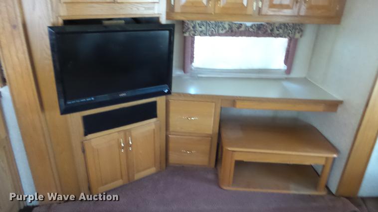 image for item DC3051 2000 Royalite R34BW camper