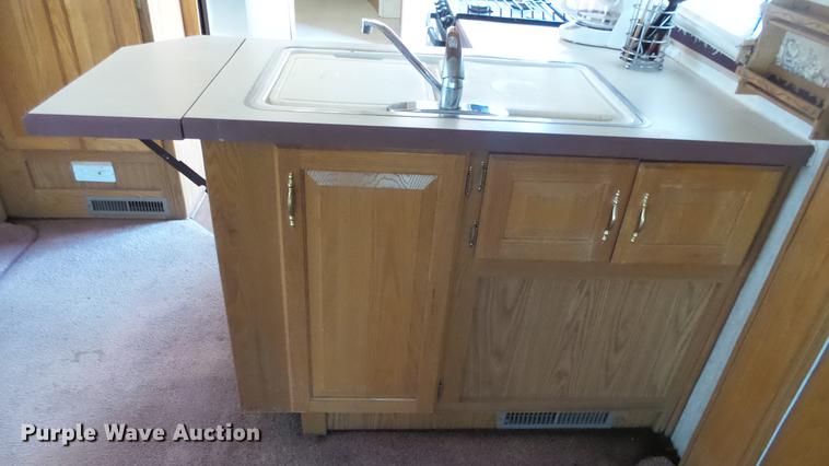 image for item DC3051 2000 Royalite R34BW camper