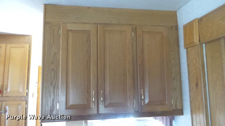 image for item DC3051 2000 Royalite R34BW camper