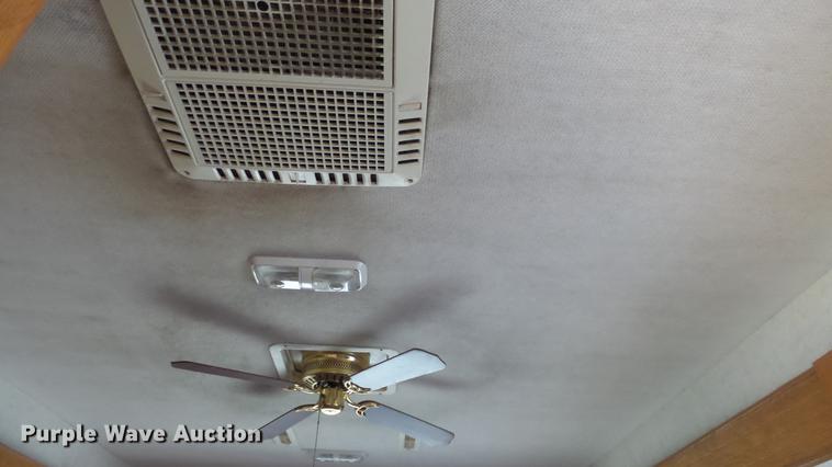 image for item DC3051 2000 Royalite R34BW camper