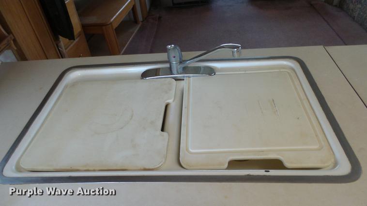 image for item DC3051 2000 Royalite R34BW camper