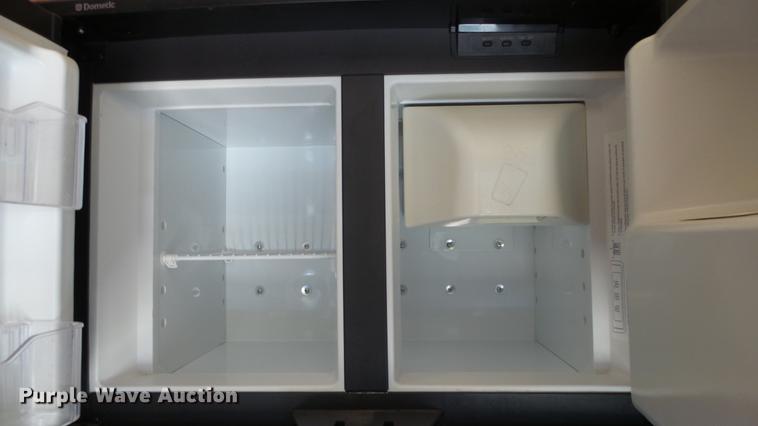 image for item DC3051 2000 Royalite R34BW camper