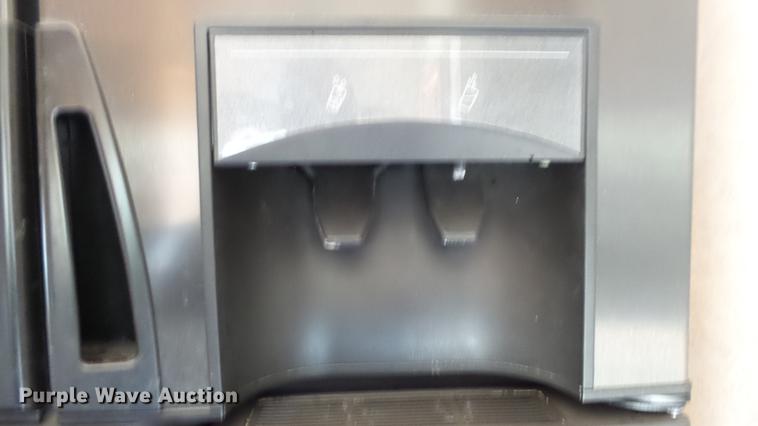 image for item DC3051 2000 Royalite R34BW camper