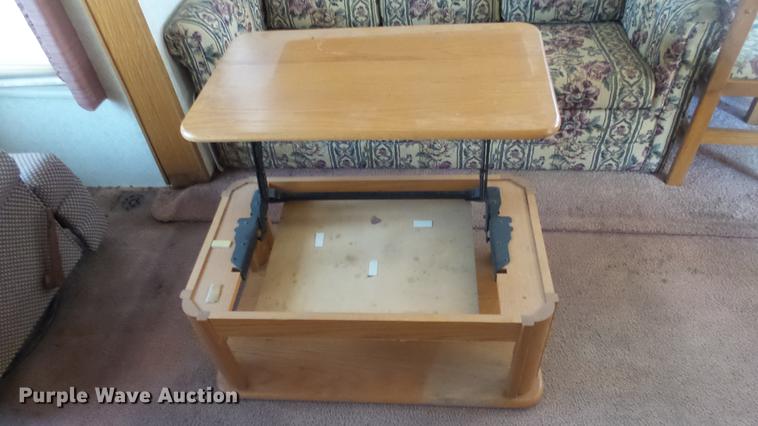 image for item DC3051 2000 Royalite R34BW camper