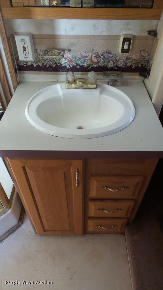 image for item DC3051 2000 Royalite R34BW camper