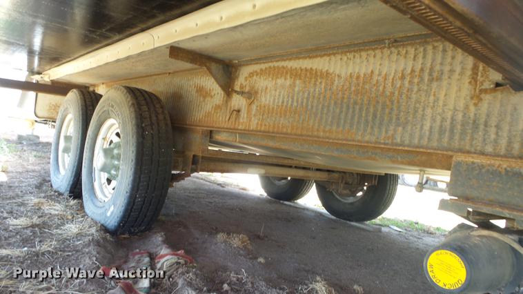 image for item DC3051 2000 Royalite R34BW camper