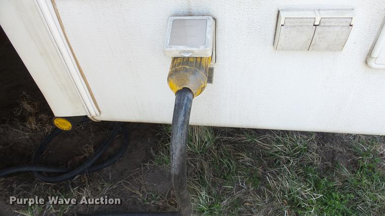 image for item DC3051 2000 Royalite R34BW camper